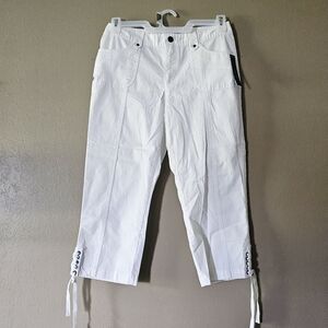 [388] Counterparts White Cropped Pants with Lace-Up Detail
